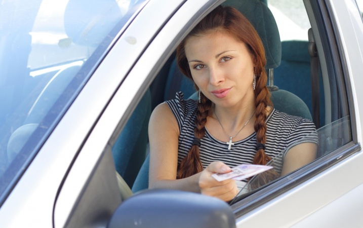 Trudne egzaminy odstraszają chętnych na prawo jazdy