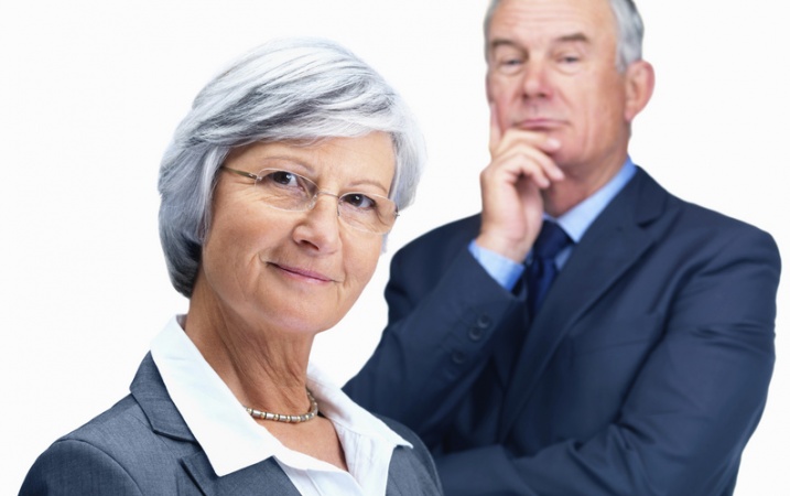 Czy można wypowiedzieć umowę z powodu osiągnięcia wieku emerytalnego?