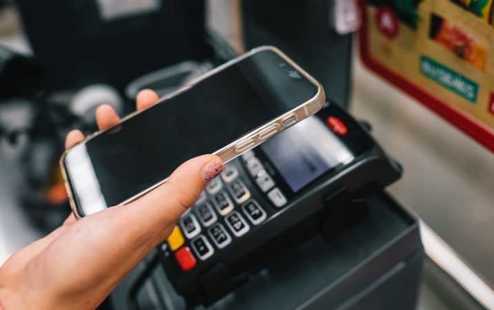 Płatności w aplikacjach mobilnych – dlaczego warto z nich korzystać?