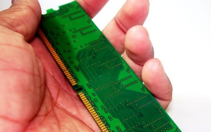 Jak wymienić pamięć RAM w komputerze 