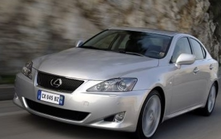 Lexus IS