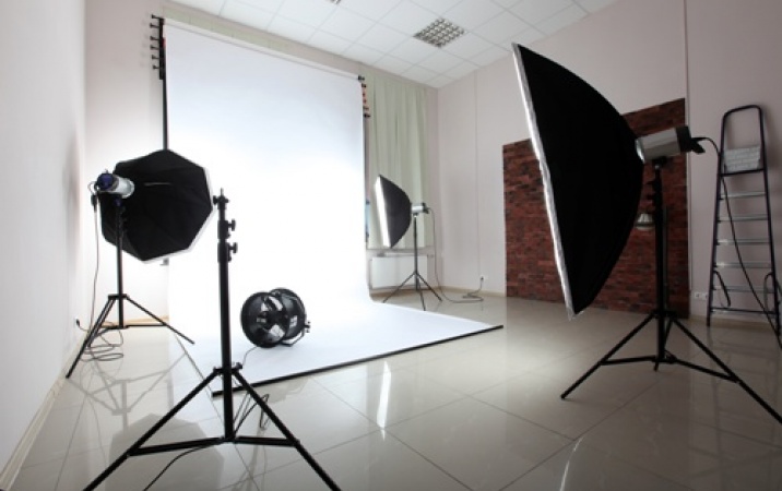 Jak oświetlić studio fotograficzne