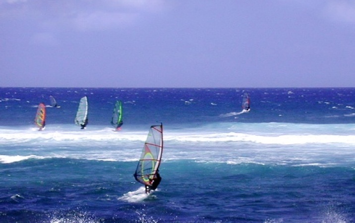 Jak uprawiać windsurfing?