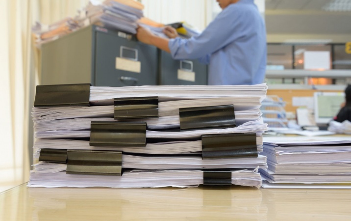 Sprawdź, jak zabezpieczać papierową dokumentację z danymi osobowymi
