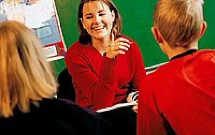 Dyrektor szkoły może zobowiązać nauczyciela do pracy w czasie ferii