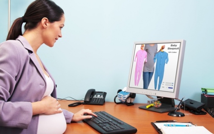 Termin rozwiązania umowy pracownicy w ciąży zatrudnionej na zastępstwo