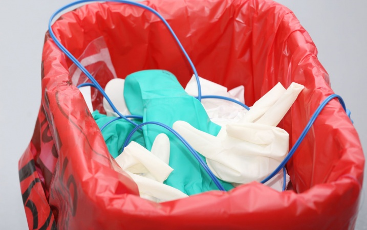 Odpady medyczne – jak klasyfikować absorpcyjne materiały higieniczne