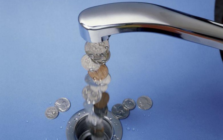 Opłatę abonamentową za wodę należy ująć w § 430