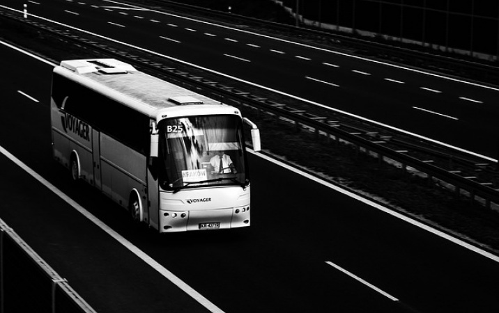 Sprawdź, w jakich przypadkach kierowca może zmienić trasę autobusu
