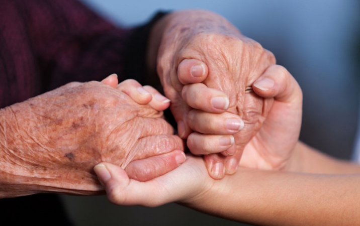 Dlaczego reumatycy nie chorują na Alzheimera i co to dla nich oznacza