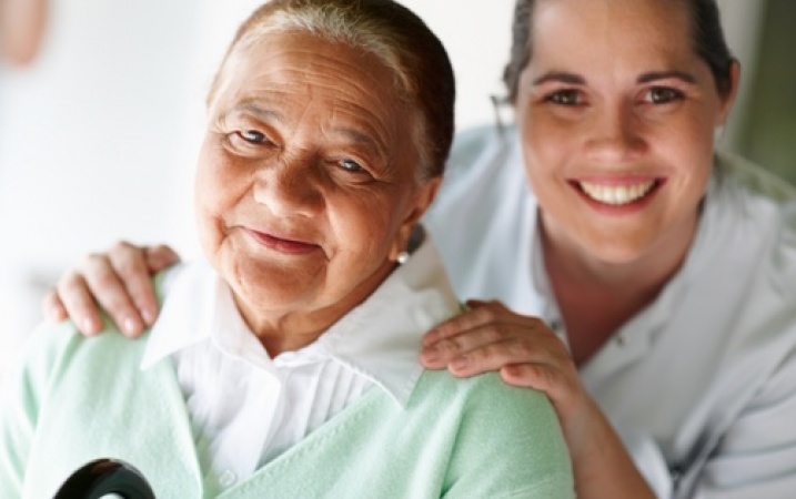 Higiena osoby chorującej na Alzheimera - ubieranie