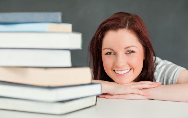 Podczas przerwy między studiami student na zleceniu podlega ubezpieczeniom