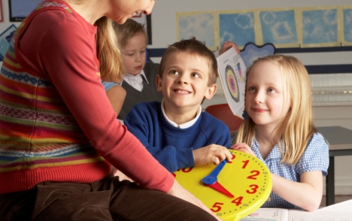 Edukacja wczesnoszkolna - liczniejsze klasy przy zatrudnieniu asystenta