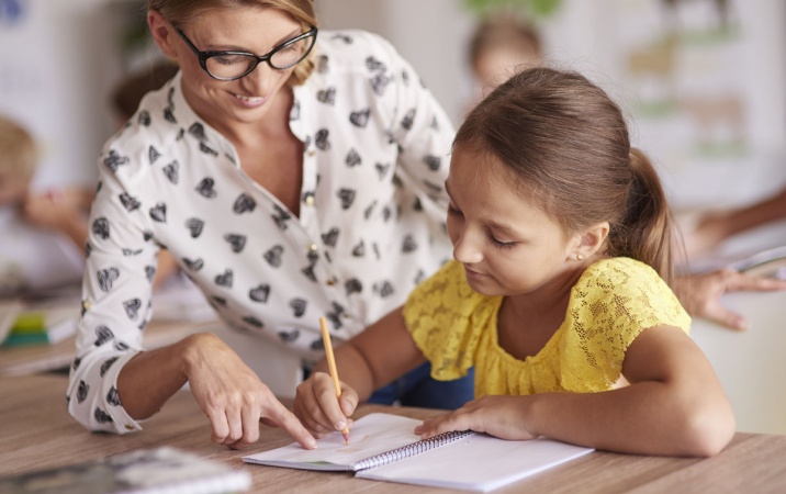 Pomoc psychologiczno-pedagogiczna w przedszkolach – jakie zmiany proponuje MEN