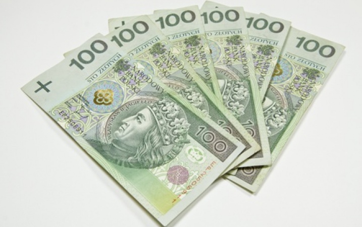 Odprawa przy umowie na czas nieokreślony zależy od stażu pracy