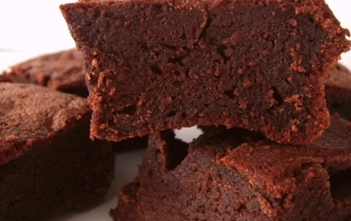 Czekoladowe brownies z twarożkiem i wanilią