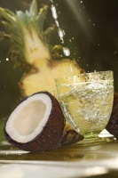 Bezalkoholowy koktajl na bazie wody kokosowej