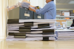 Sprawdź, jak zabezpieczać papierową dokumentację z danymi osobowymi