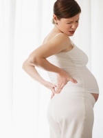 Jak radzić sobie z bólami kręgosłupa w czasie ciąży