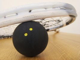 Na czym polega gra w squasha