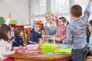 Umowę o wykonanie napraw w przedszkolu zawiera organ prowadzący