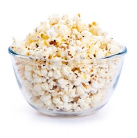 Popcorn z majerankowo-czosnkowym pesto