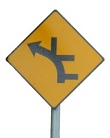 Znaki drogowe potrafią wprowadzić kierowców w błąd