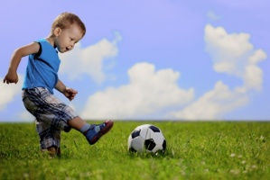 Najlepszy wiek dla dziecka na rozpoczęcie treningów piłkarskich