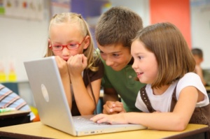 Uczeń z orzeczeniem może korzystać ze szkolnego laptopa również w domu
