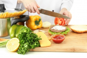 Substancje odżywcze w kuchni. Demaskujemy 4 najważniejsze przyczyny utraty witamin z owoców i warzyw